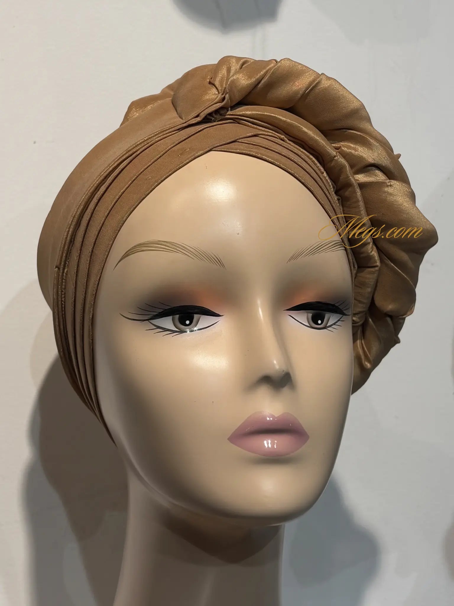 Turban satiné asymétrique MEGS