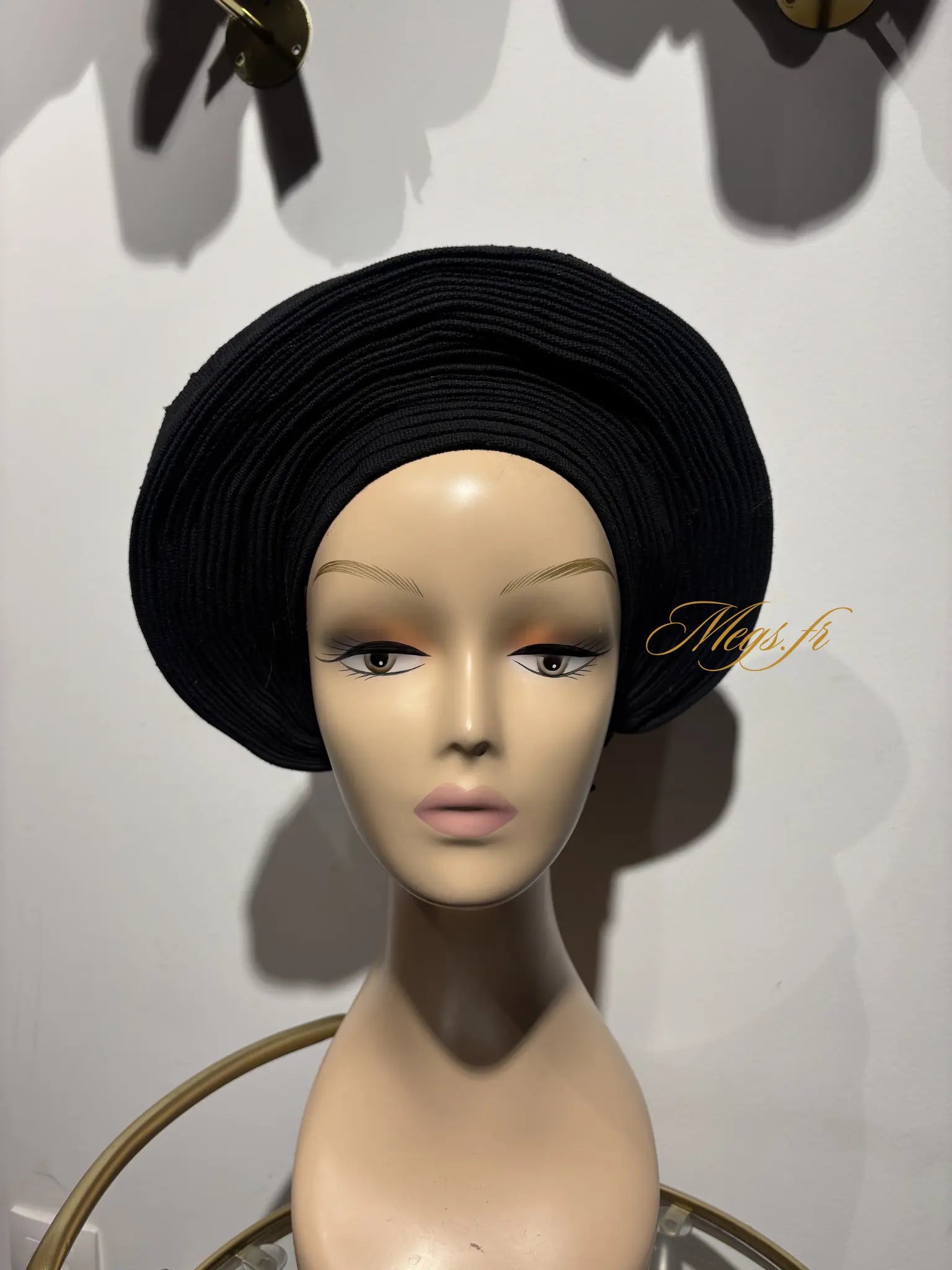Autogele petit en Aso Oke - rond noir MEGS
