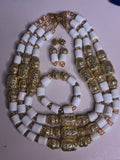 Assortiment bijoux fantaisie -beige clair
